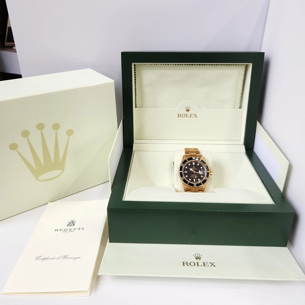 Rolex Submariner Date Yellow Gold Black Dial 16618