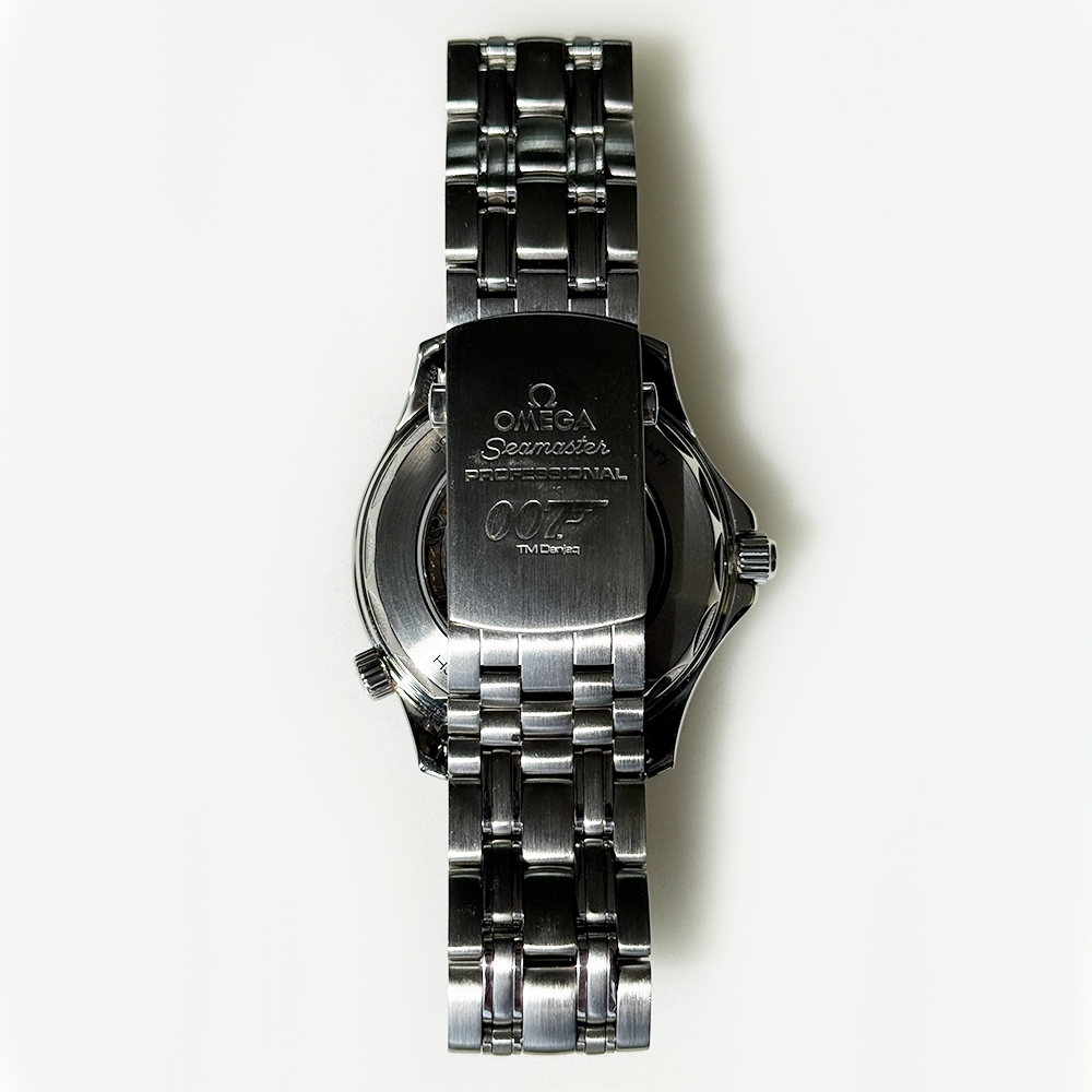 Omega Seamaster Diver Stainless Steel White Dial 212.32.41.20.04.001