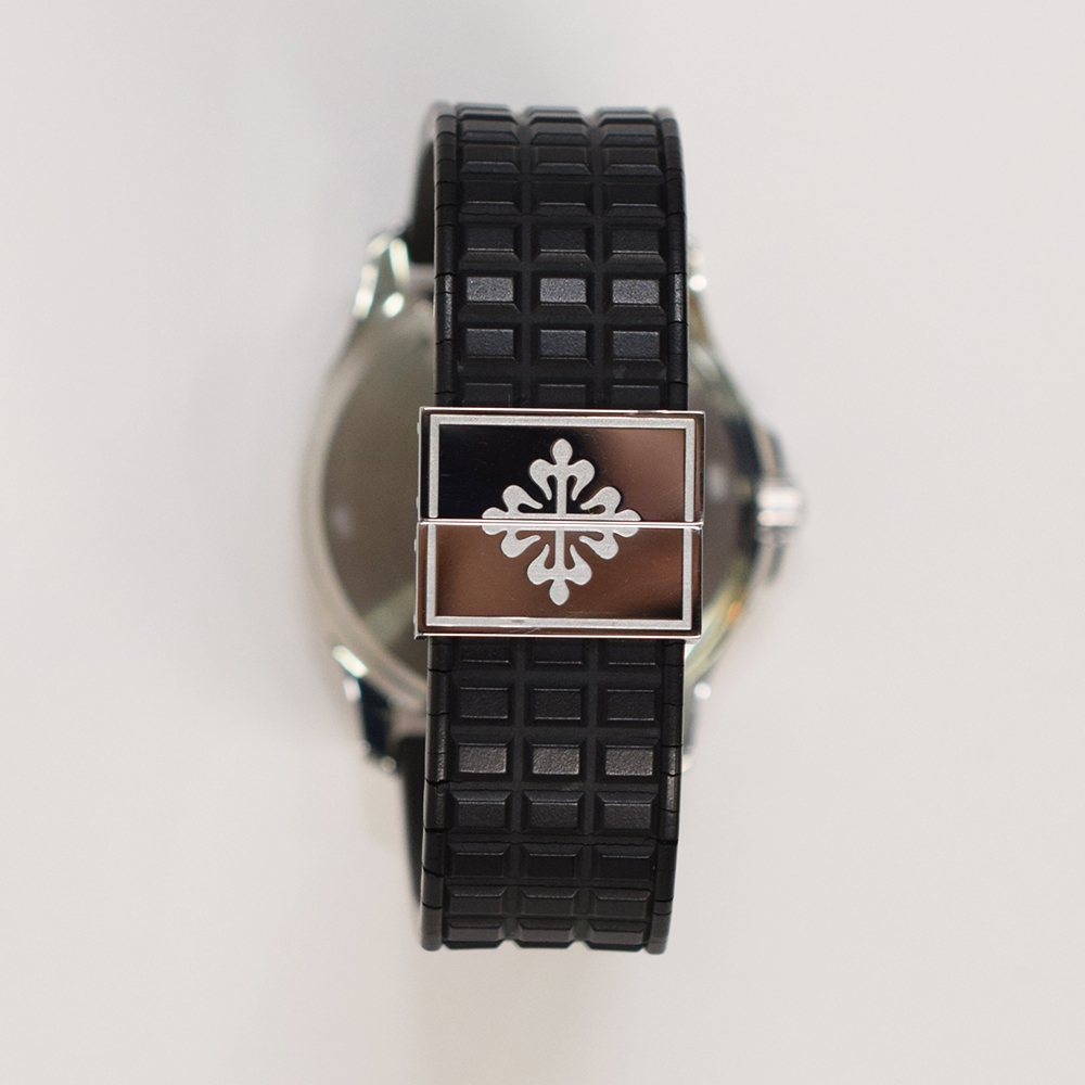 Patek Philippe Aquanaut Stainless Steel Black Dial 5064A-001