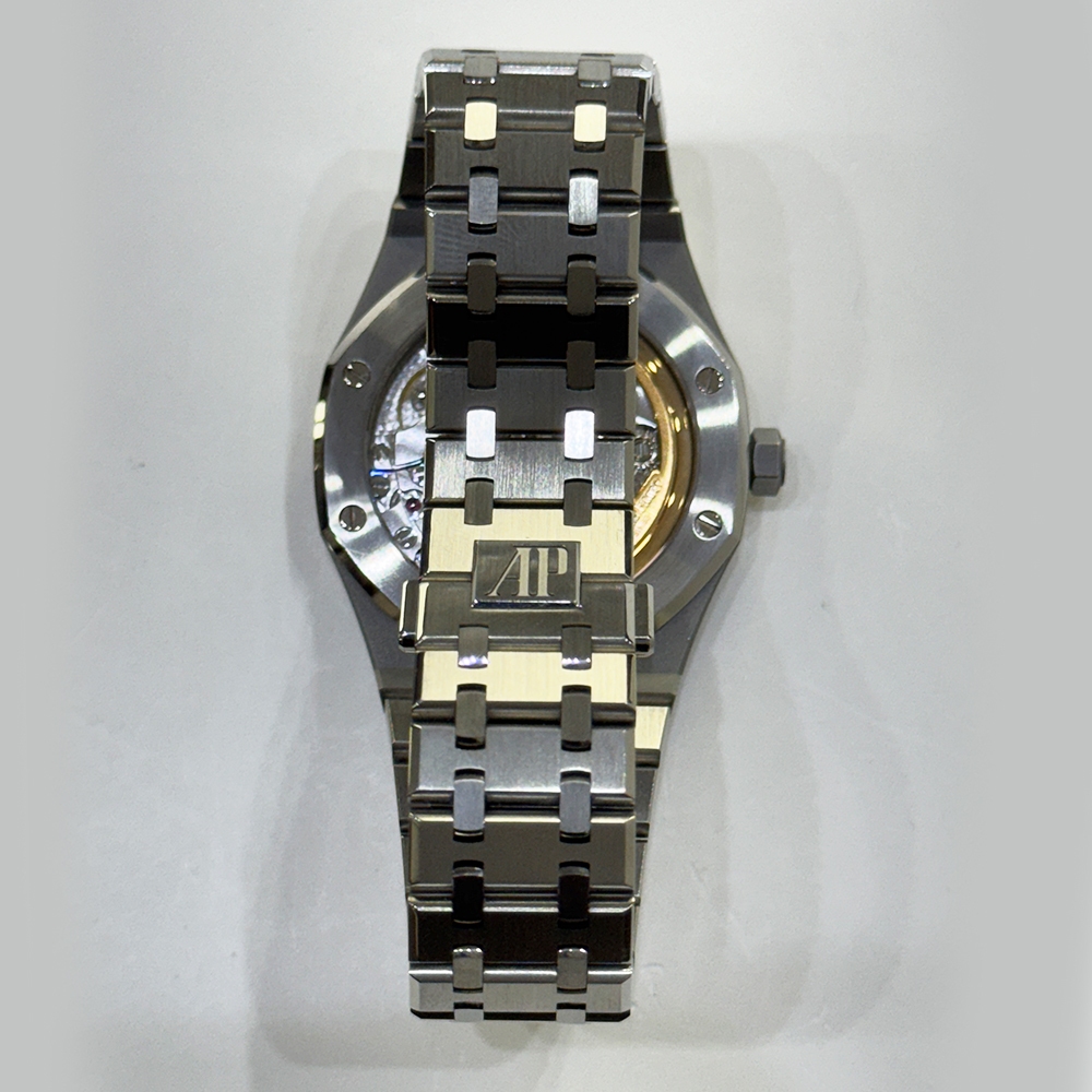 Audemars Piguet Royal Oak Stainless Steel Silver Stick Dial 15500ST.OO.1220ST.04